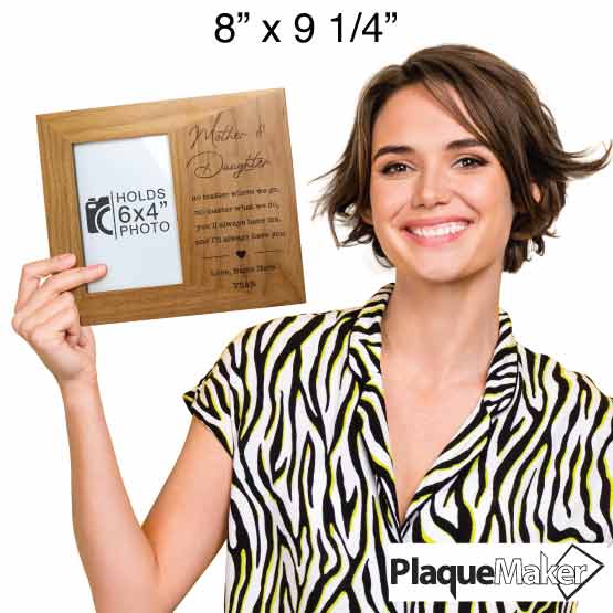 Size Guide With Happy Woman Holding Red Alder Photo Frame Engraved With Mother And Daughter And Sweet Message